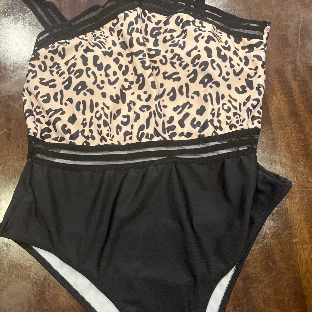SHEIN one piece swimsuit-excellent condition -size 12